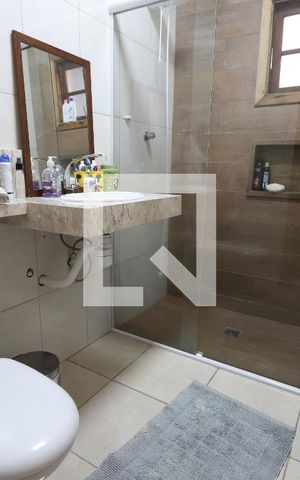 Casa à venda com 352m², 5 quartos e 2 vagasBanheiro Térreo
