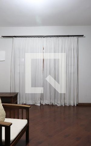 Casa à venda com 352m², 5 quartos e 2 vagasSala