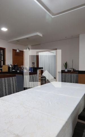 Casa à venda com 352m², 5 quartos e 2 vagasCopa