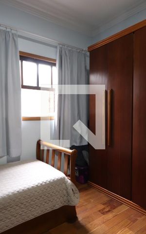 Casa à venda com 352m², 5 quartos e 2 vagasQuarto 2