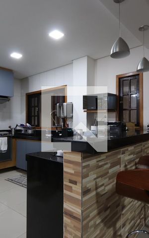 Casa à venda com 352m², 5 quartos e 2 vagasCozinha