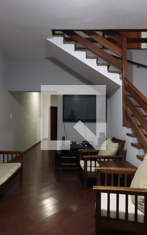 Casa à venda com 352m², 5 quartos e 2 vagasSala