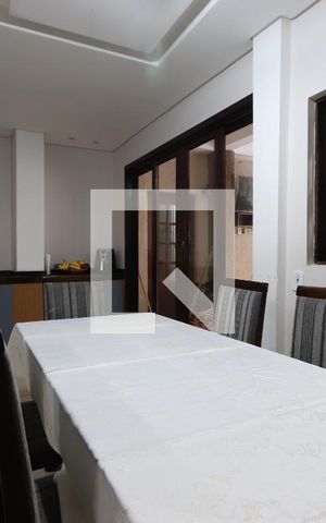 Casa à venda com 352m², 5 quartos e 2 vagasCopa