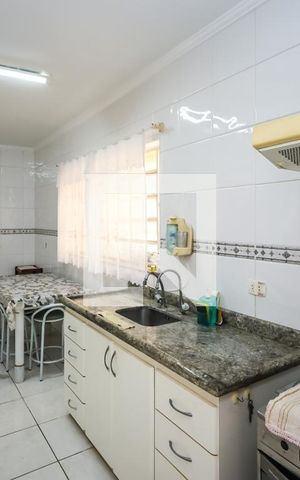 Casa à venda com 350m², 3 quartos e 5 vagas Casa à venda com 350m², 3 quartos e 5 vagasCozinha