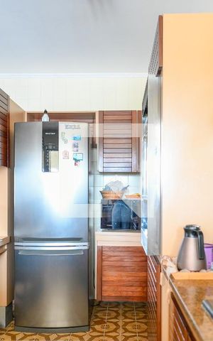 Casa à venda com 349m², 3 quartos e 7 vagas Casa à venda com 349m², 3 quartos e 7 vagasCozinha