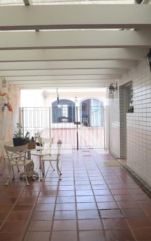 Casa à venda com 500m², 6 quartos e 4 vagasÁrea externa