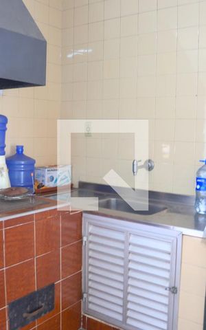 Casa à venda com 500m², 6 quartos e 4 vagasCasa fundos