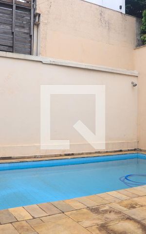 Casa à venda com 500m², 6 quartos e 4 vagasPiscina