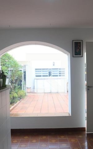 Casa à venda com 500m², 6 quartos e 4 vagasCasa fundos