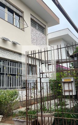Casa à venda com 500m², 6 quartos e 4 vagasFachada