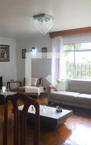 Casa à venda com 500m², 6 quartos e 4 vagasSala