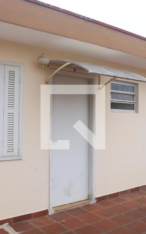 Casa à venda com 500m², 6 quartos e 4 vagasCasa fundos (Suítes)