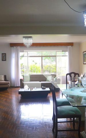Casa à venda com 500m², 6 quartos e 4 vagasSala