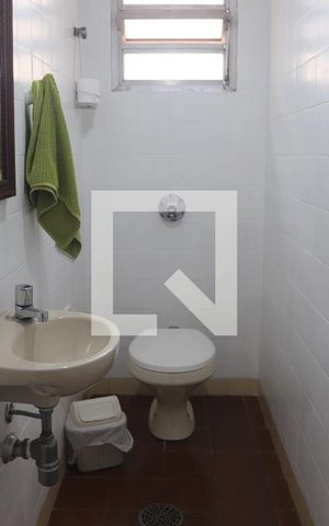 Casa à venda com 500m², 6 quartos e 4 vagasCasa fundos