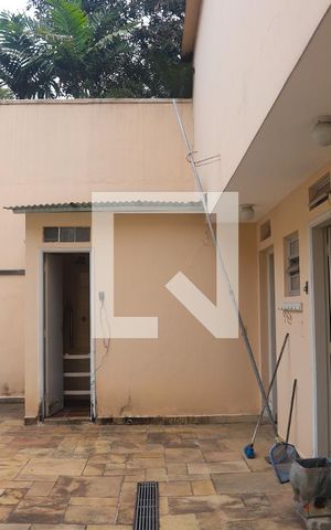 Casa à venda com 500m², 6 quartos e 4 vagasPiscina