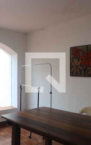 Casa à venda com 500m², 6 quartos e 4 vagasCasa fundos