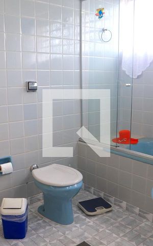 Casa à venda com 500m², 6 quartos e 4 vagasBanheiro da Suíte 1
