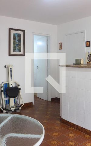 Casa à venda com 500m², 6 quartos e 4 vagasCasa fundos