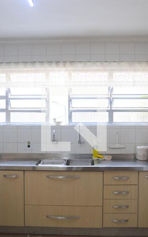 Casa à venda com 500m², 6 quartos e 4 vagasCozinha