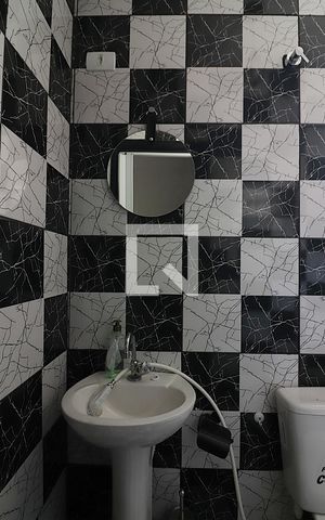 Casa à venda com 153m², 3 quartos e 2 vagasBanheiro de serviço
