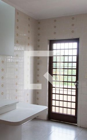 Casa à venda com 280m², 3 quartos e 2 vagas Casa à venda com 280m², 3 quartos e 2 vagasCOZINHA