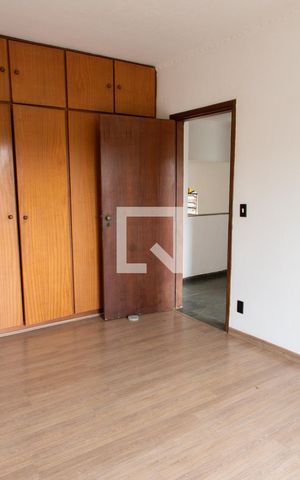 Casa à venda com 280m², 3 quartos e 2 vagas Casa à venda com 280m², 3 quartos e 2 vagasSUITE