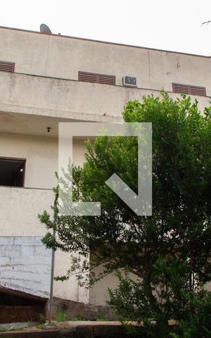 Casa à venda com 280m², 3 quartos e 2 vagas Casa à venda com 280m², 3 quartos e 2 vagasÁREA EXTERNA FUNDOS