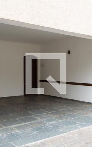 Casa à venda com 280m², 3 quartos e 2 vagas Casa à venda com 280m², 3 quartos e 2 vagasÁREA EXTERNA FRENTE