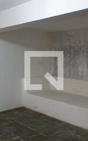 Casa à venda com 280m², 3 quartos e 2 vagas Casa à venda com 280m², 3 quartos e 2 vagasQUARTO DA ÁREA DE SERVIÇO