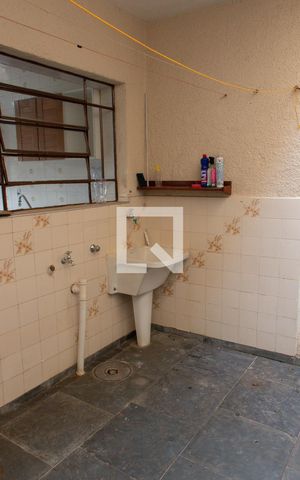 Casa à venda com 280m², 3 quartos e 2 vagas Casa à venda com 280m², 3 quartos e 2 vagasÁREA DE SERVIÇO