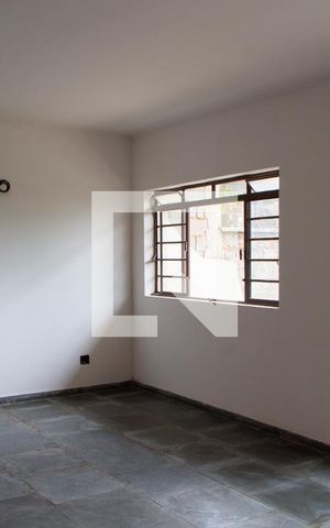 Casa à venda com 280m², 3 quartos e 2 vagas Casa à venda com 280m², 3 quartos e 2 vagasSALA