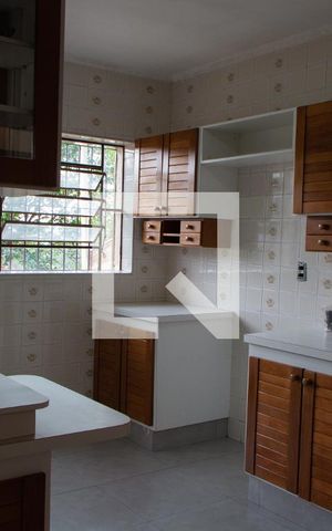 Casa à venda com 280m², 3 quartos e 2 vagas Casa à venda com 280m², 3 quartos e 2 vagasCOZINHA