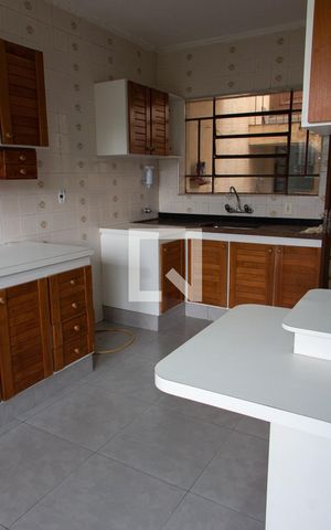 Casa à venda com 280m², 3 quartos e 2 vagas Casa à venda com 280m², 3 quartos e 2 vagasCOZINHA