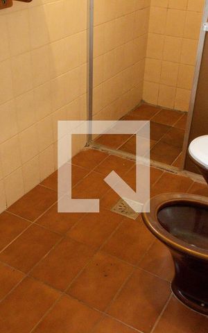Casa à venda com 280m², 3 quartos e 2 vagas Casa à venda com 280m², 3 quartos e 2 vagasBANHEIRO DA SUITE