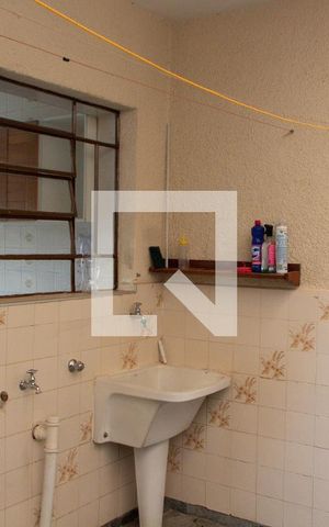 Casa à venda com 280m², 3 quartos e 2 vagas Casa à venda com 280m², 3 quartos e 2 vagasÁREA DE SERVIÇO