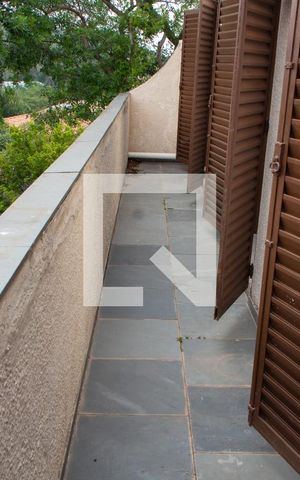 Casa à venda com 280m², 3 quartos e 2 vagas Casa à venda com 280m², 3 quartos e 2 vagasVARANDA