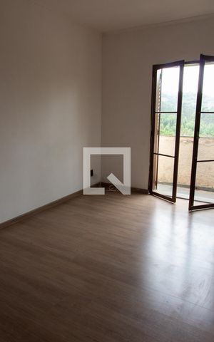 Casa à venda com 280m², 3 quartos e 2 vagas Casa à venda com 280m², 3 quartos e 2 vagasSUITE