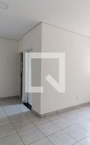 Casa para alugar com 60m², 2 quartos e sem vaga Casa para alugar com 60m², 2 quartos e sem vagaSala