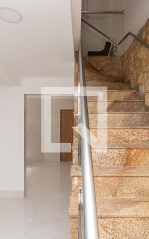 Casa à venda com 300m², 2 quartos e 3 vagasSala