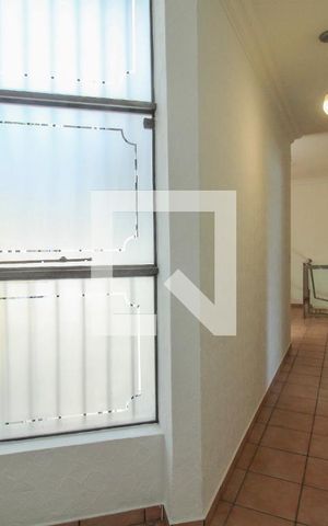 Casa à venda com 300m², 2 quartos e 3 vagasCorredor