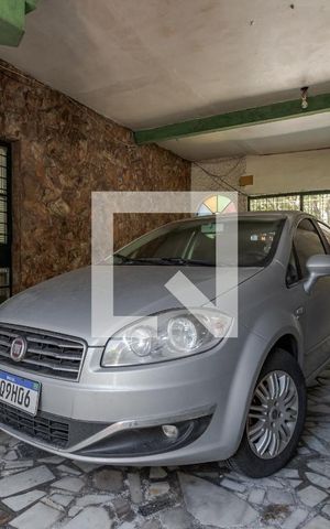 Casa à venda com 180m², 4 quartos e 1 vaga Casa à venda com 180m², 4 quartos e 1 vagaGaragem