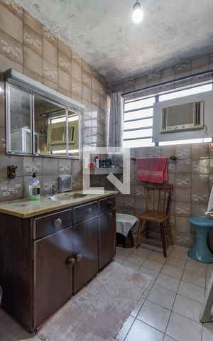 Casa à venda com 180m², 4 quartos e 1 vaga Casa à venda com 180m², 4 quartos e 1 vagaSuíte