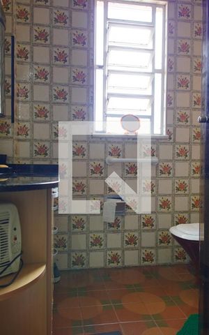 Casa à venda com 300m², 3 quartos e 4 vagasBanheiro Corredor 1