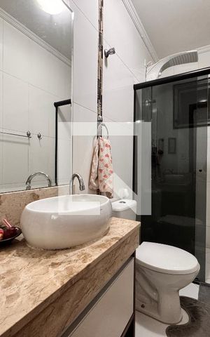 Apartamento à venda com 140m², 4 quartos e 2 vagas Apartamento à venda com 140m², 4 quartos e 2 vagasBanheiro da Suíte 1