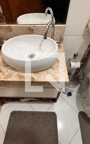 Apartamento à venda com 140m², 4 quartos e 2 vagas Apartamento à venda com 140m², 4 quartos e 2 vagasBanheiro da Suíte 1