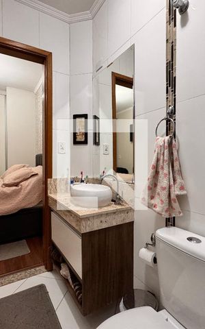 Apartamento à venda com 140m², 4 quartos e 2 vagas Apartamento à venda com 140m², 4 quartos e 2 vagasBanheiro da Suíte 1