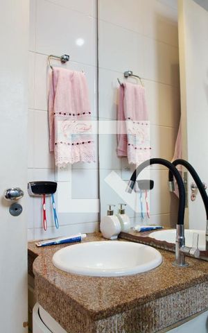 Apartamento à venda com 120m², 2 quartos e 2 vagas Apartamento à venda com 120m², 2 quartos e 2 vagasBanheiro da Suíte
