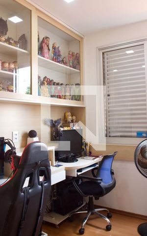 Apartamento à venda com 120m², 2 quartos e 2 vagas Apartamento à venda com 120m², 2 quartos e 2 vagasEscritório