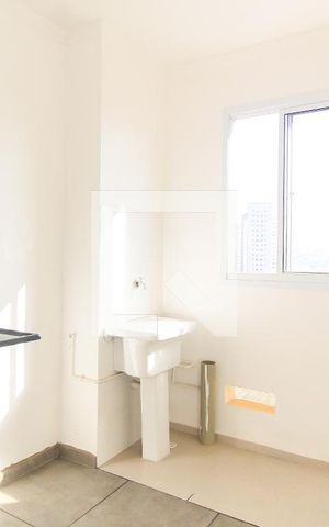 Apartamento para alugar com 34m², 2 quartos e sem vaga Apartamento para alugar com 34m², 2 quartos e sem vagaCozinha e Área de Serviço