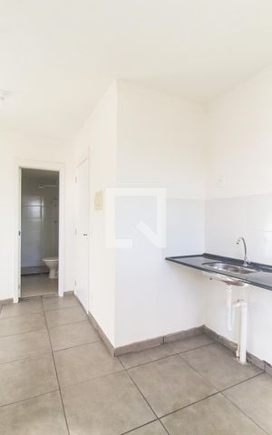 Apartamento para alugar com 34m², 2 quartos e sem vaga Apartamento para alugar com 34m², 2 quartos e sem vagaCozinha e Área de Serviço